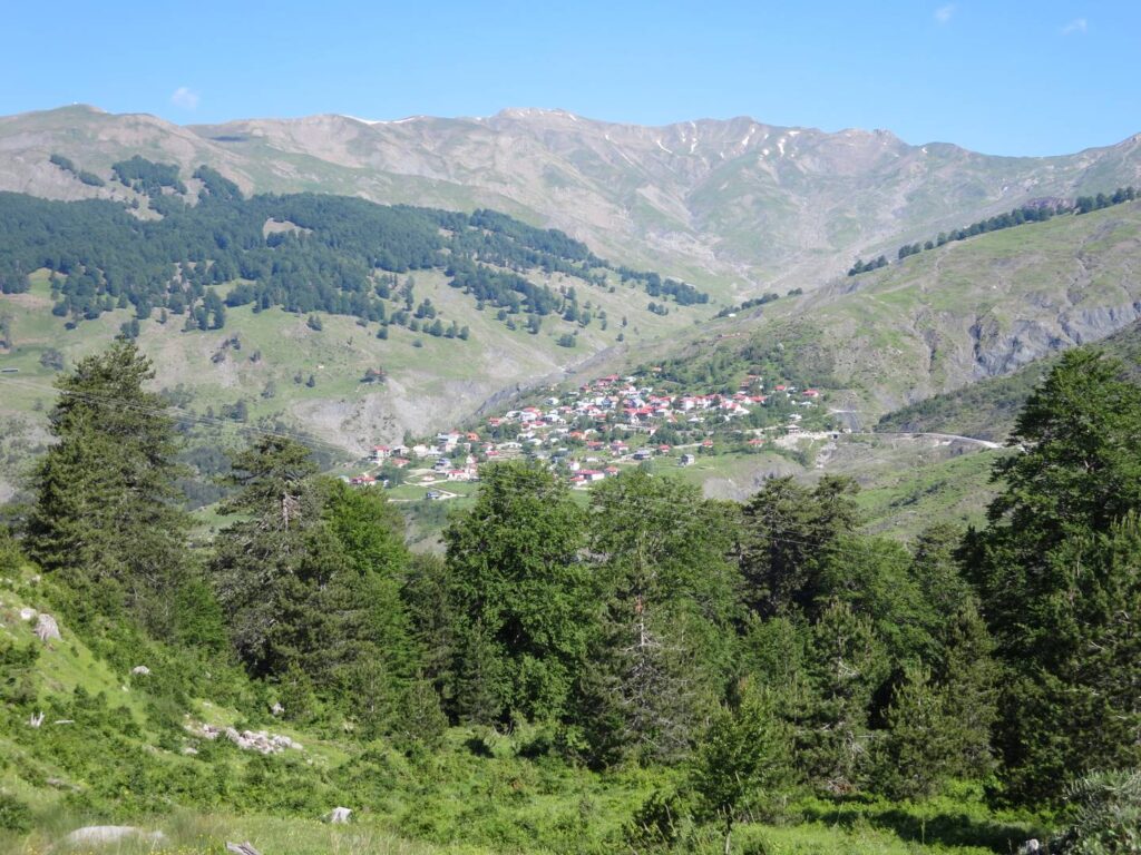 Summer village of Aetomilitsa below Grammos mountains